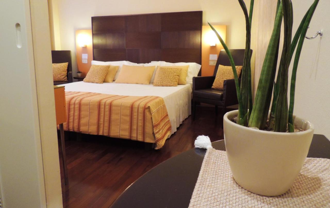 Hotel Hamiltown Cattolica Eksteriør billede