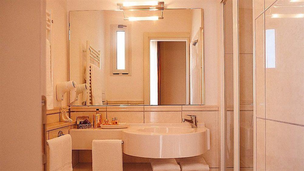 Hotel Hamiltown Cattolica Eksteriør billede