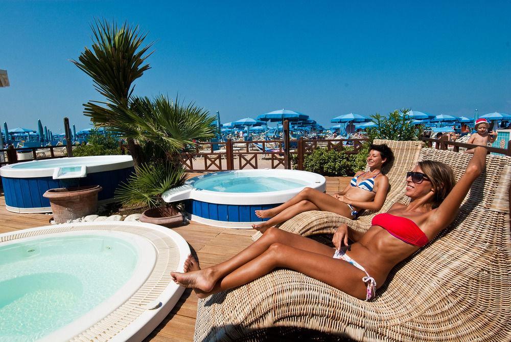 Hotel Hamiltown Cattolica Eksteriør billede